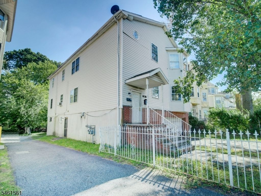 134 S Grove St, East Orange City, NJ 07018 — photo 2