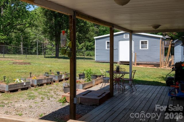 828 Jamestown Road, Morganton, NC 28655