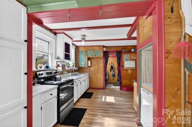 828 Jamestown Road, Morganton, NC 28655