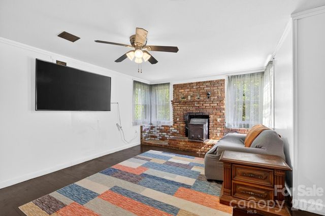 828 Jamestown Road, Morganton, NC 28655