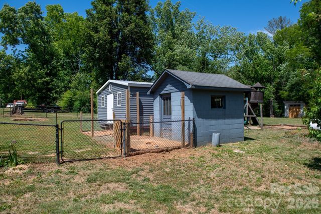 828 Jamestown Road, Morganton, NC 28655