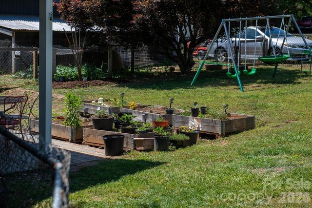 828 Jamestown Road, Morganton, NC 28655