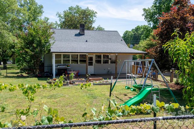 828 Jamestown Road, Morganton, NC 28655