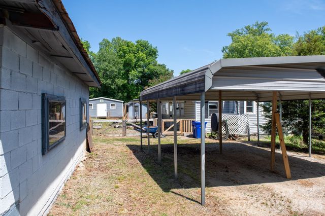 828 Jamestown Road, Morganton, NC 28655