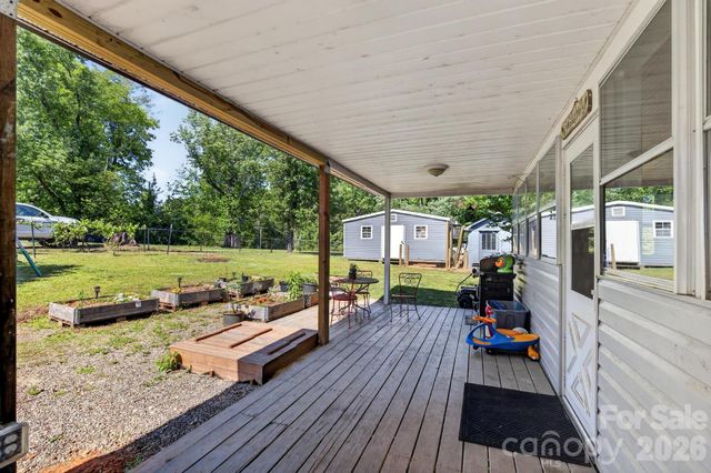 828 Jamestown Road, Morganton, NC 28655