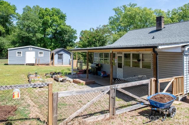 828 Jamestown Road, Morganton, NC 28655