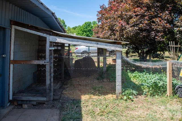828 Jamestown Road, Morganton, NC 28655