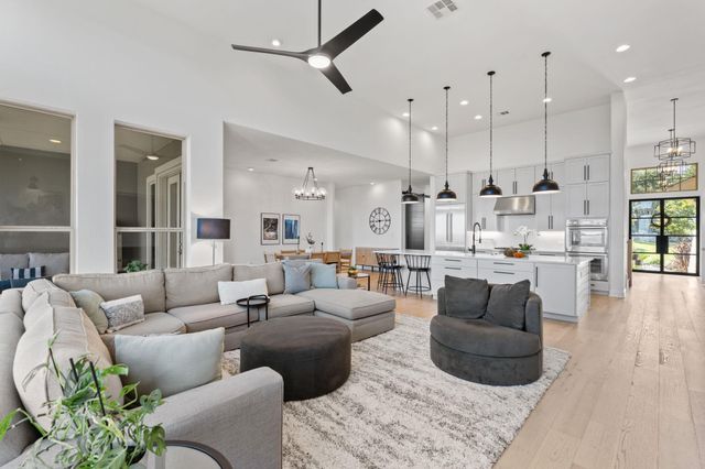 108 Honey Locust CT, Driftwood, TX 78619