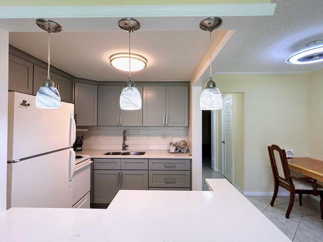 350 Horizons E 106, Boynton Beach, FL 33435