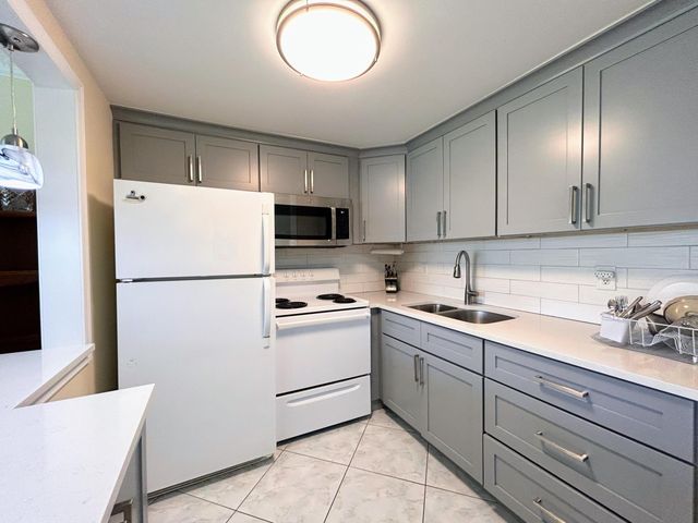 350 Horizons E 106, Boynton Beach, FL 33435