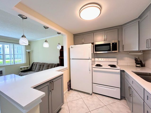 350 Horizons E 106, Boynton Beach, FL 33435