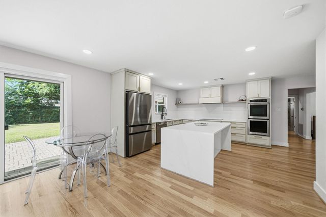 10131 Whiteside Lane, Houston, TX 77043