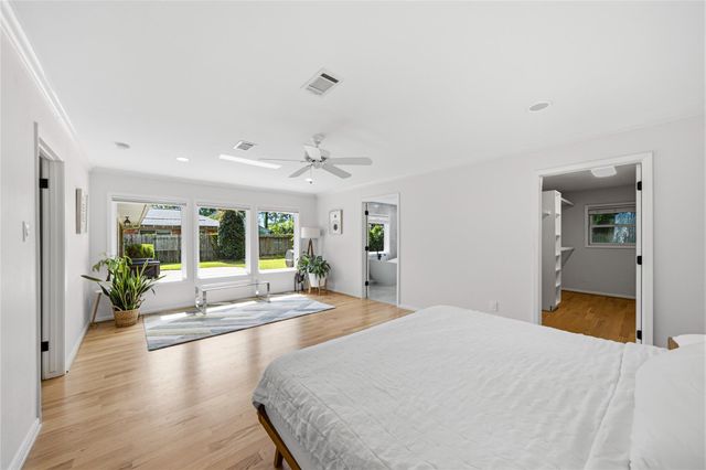 10131 Whiteside Lane, Houston, TX 77043