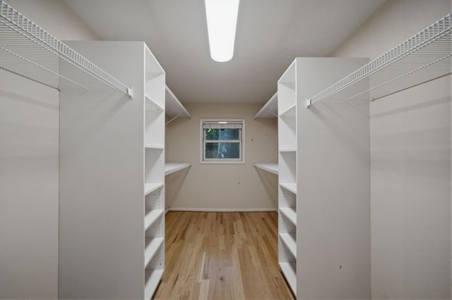 10131 Whiteside Lane, Houston, TX 77043
