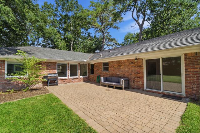 10131 Whiteside Lane, Houston, TX 77043