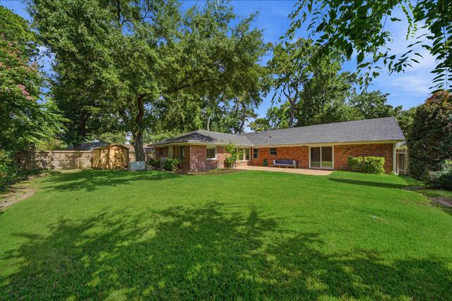 10131 Whiteside Lane, Houston, TX 77043