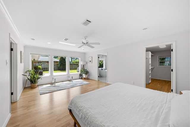 10131 Whiteside Lane, Houston, TX 77043