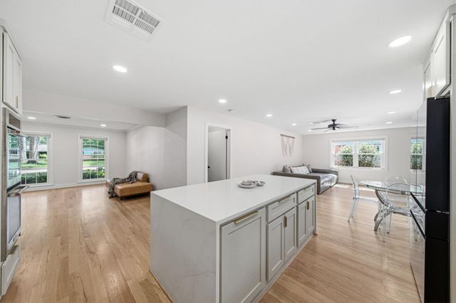 10131 Whiteside Lane, Houston, TX 77043