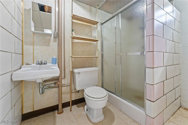 853 Almasy Drive, Campbell, OH 44405