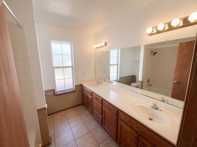 4709 Wildfire Road NW, Albuquerque, NM 87114