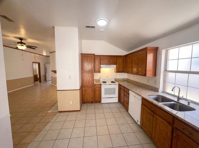 4709 Wildfire Road NW, Albuquerque, NM 87114