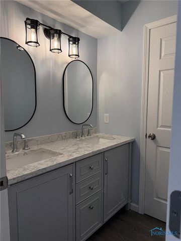 5741 Heatherbank Road, Toledo, OH 43614