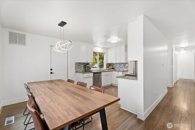 16749 128th Avenue SE, Renton, WA 98058