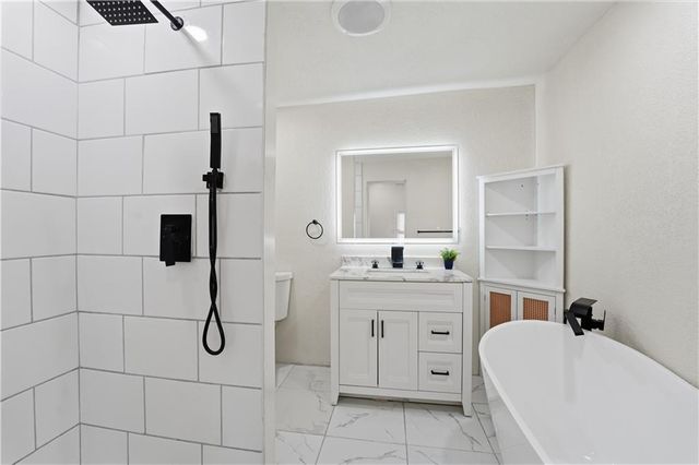 2111 Franklin Avenue, Lexington, MO 64067