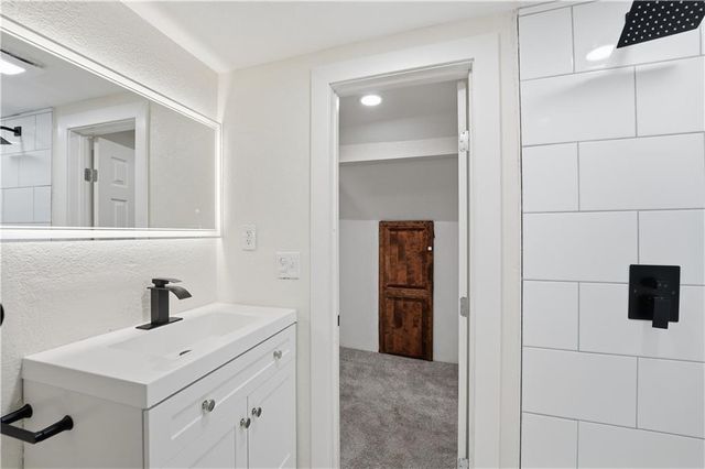 2111 Franklin Avenue, Lexington, MO 64067