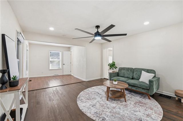 2111 Franklin Avenue, Lexington, MO 64067