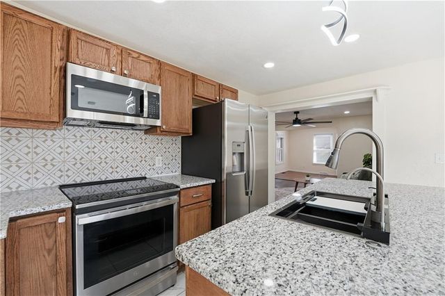 2111 Franklin Avenue, Lexington, MO 64067