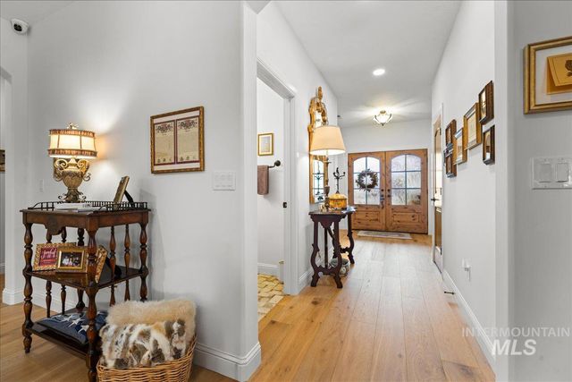 2016 E Mainacht St, Meridian, ID 83642