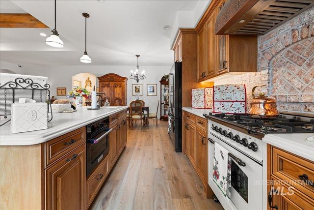 2016 E Mainacht St, Meridian, ID 83642