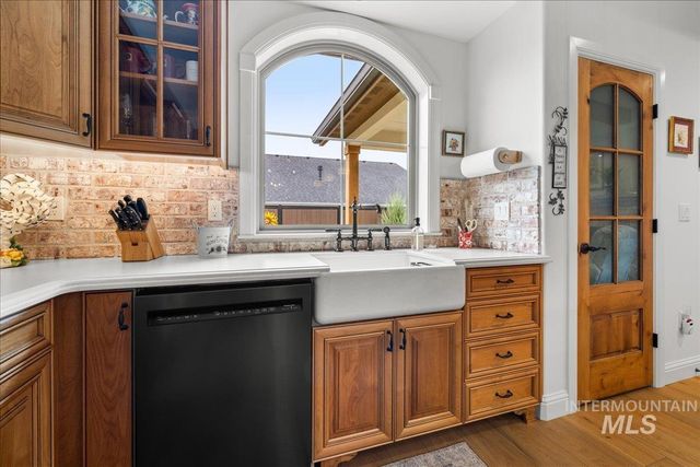 2016 E Mainacht St, Meridian, ID 83642