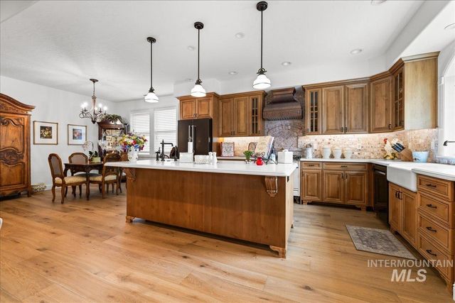 2016 E Mainacht St, Meridian, ID 83642