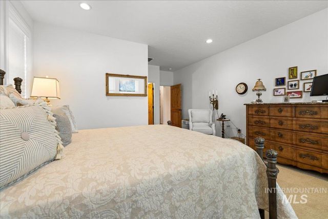 2016 E Mainacht St, Meridian, ID 83642