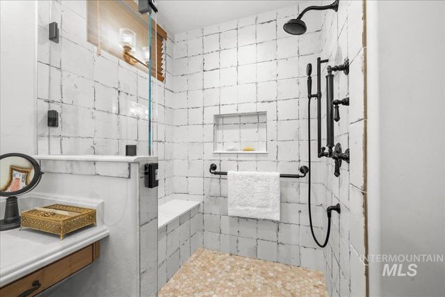 2016 E Mainacht St, Meridian, ID 83642