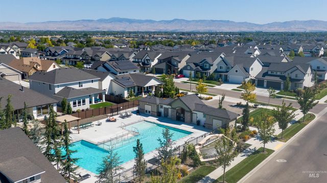 2016 E Mainacht St, Meridian, ID 83642