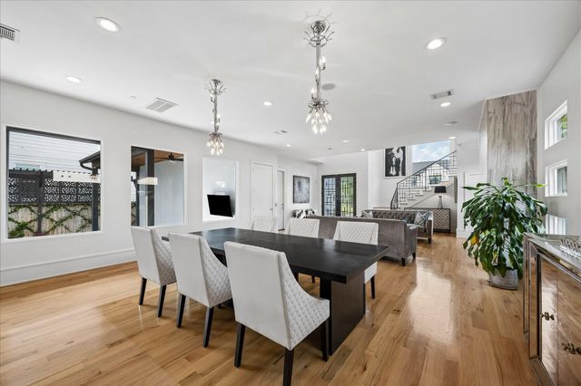 1913 Du Barry Lane, Houston, TX 77018