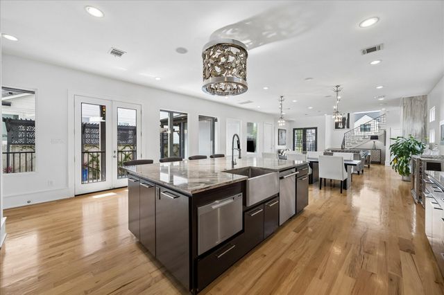 1913 Du Barry Lane, Houston, TX 77018