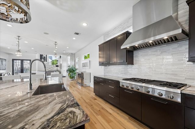 1913 Du Barry Lane, Houston, TX 77018