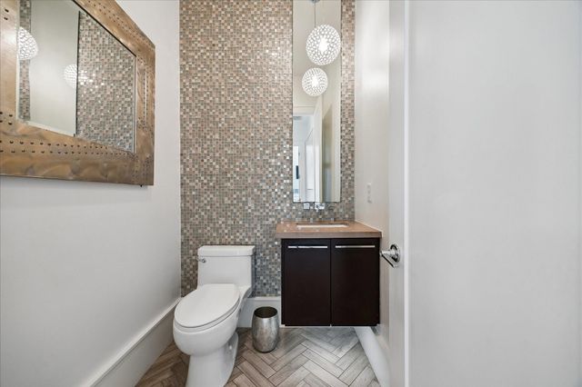 1913 Du Barry Lane, Houston, TX 77018