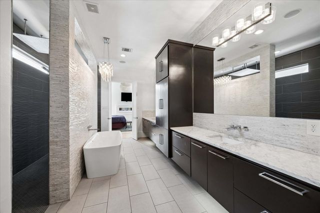 1913 Du Barry Lane, Houston, TX 77018