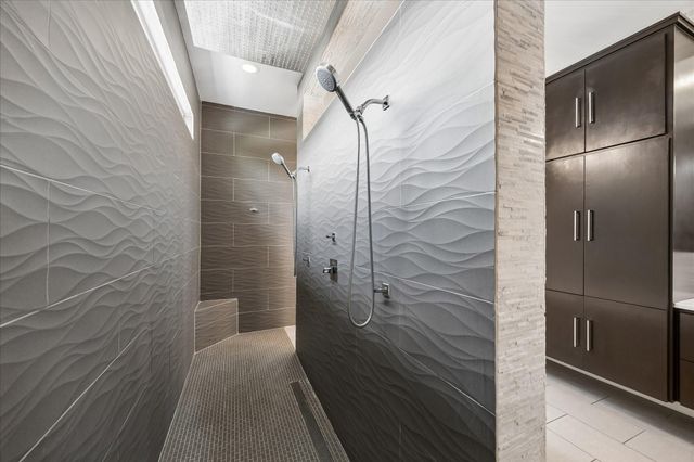 1913 Du Barry Lane, Houston, TX 77018