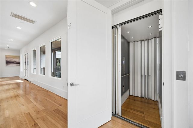 1913 Du Barry Lane, Houston, TX 77018