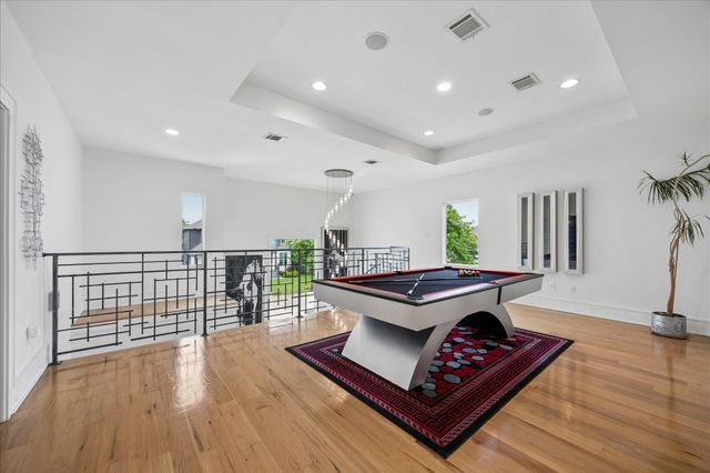 1913 Du Barry Lane, Houston, TX 77018