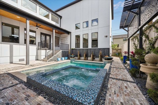 1913 Du Barry Lane, Houston, TX 77018