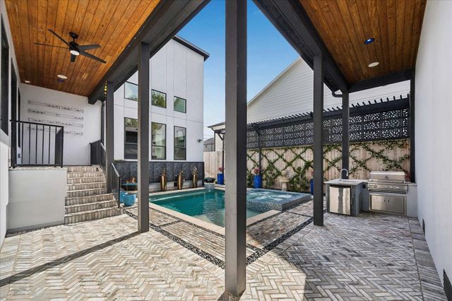 1913 Du Barry Lane, Houston, TX 77018