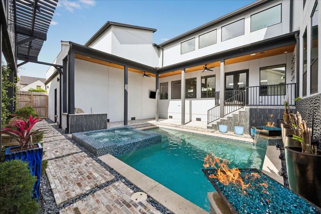 1913 Du Barry Lane, Houston, TX 77018