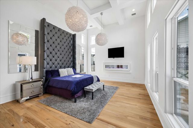 1913 Du Barry Lane, Houston, TX 77018